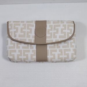 10400 FINAL PRICE Unbranded tan & white snapped flap clutch bag